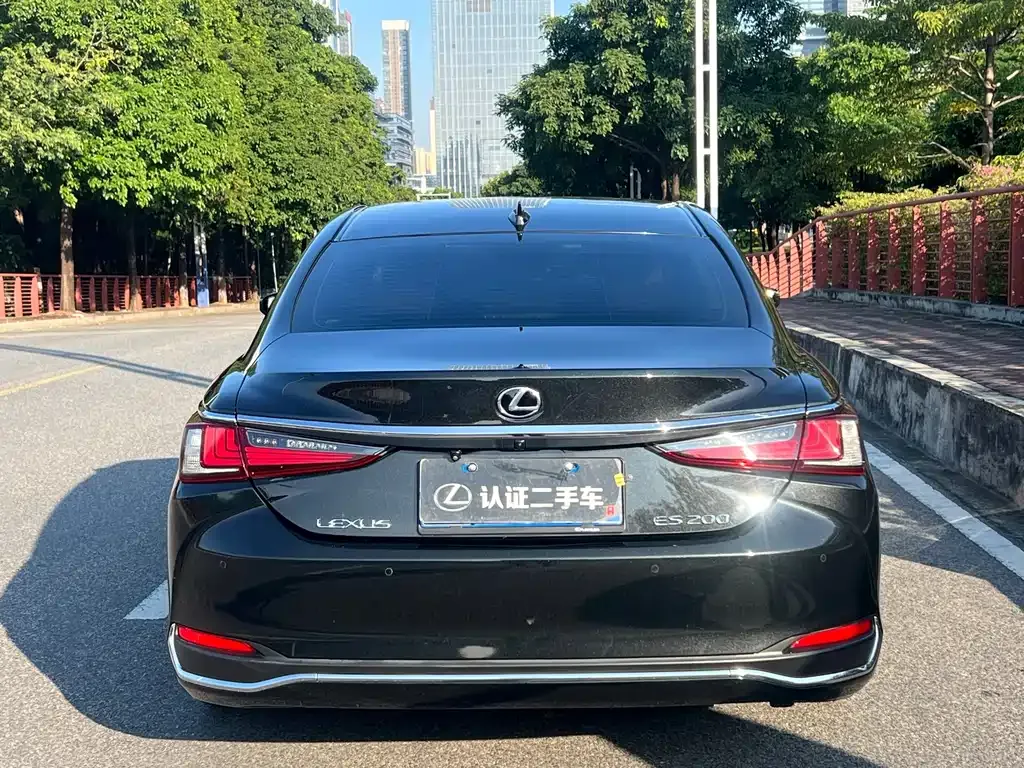 Lexus ES — фото 6