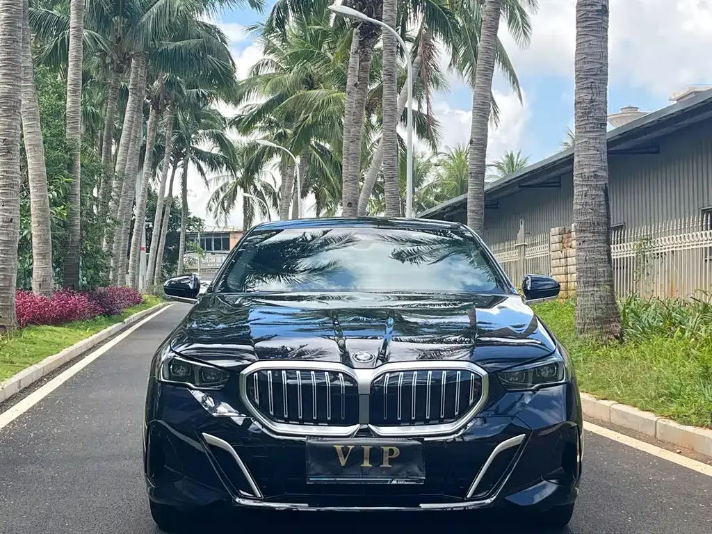 BMW 5 Series — фото 2