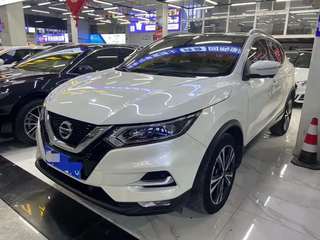 Nissan Qashqai — фото 1