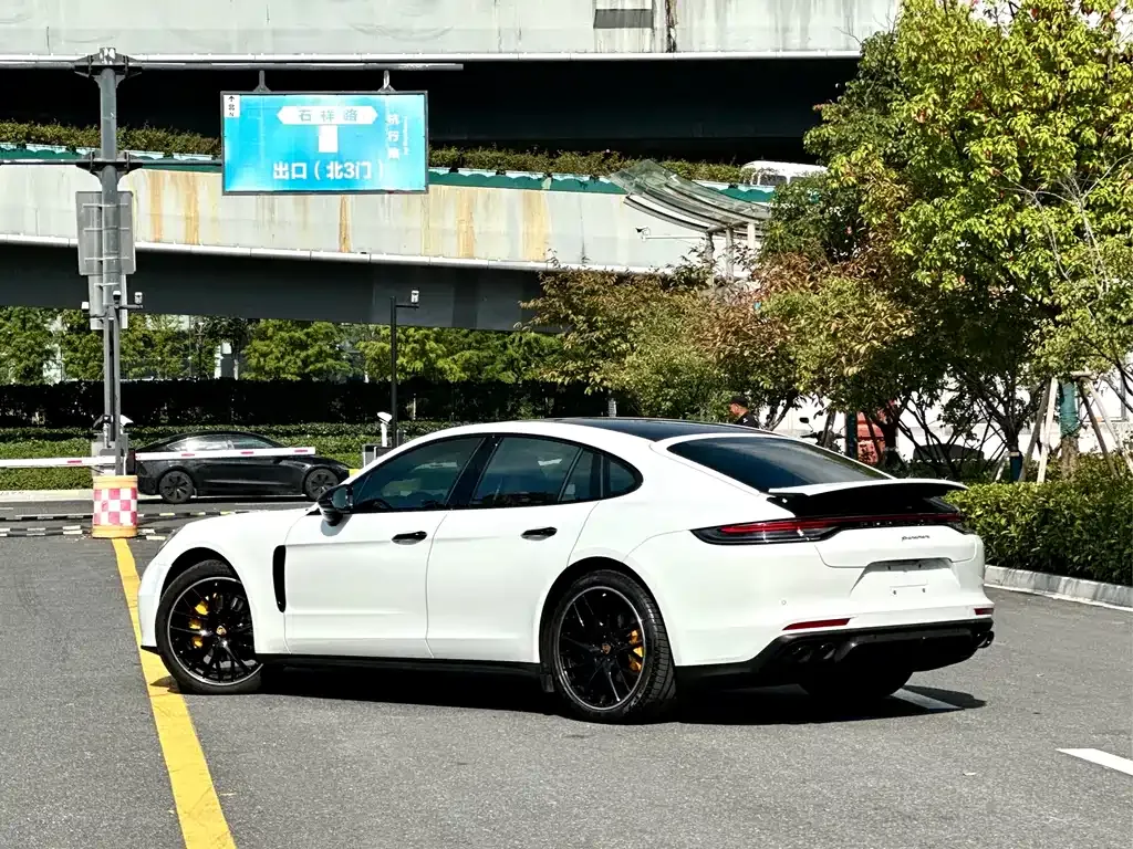 Porsche Panamera — фото 6