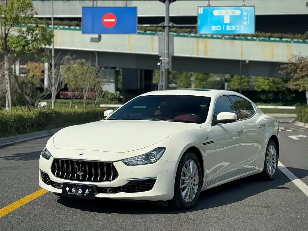 Maserati Ghibli — фото 1