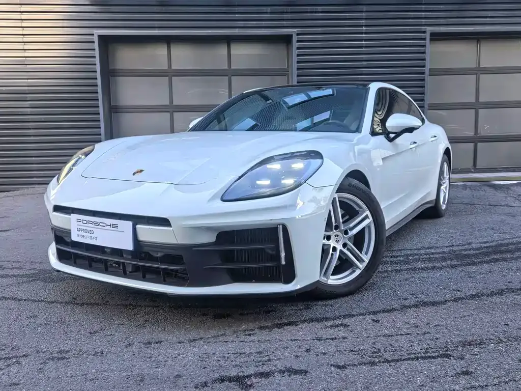 Porsche Panamera — фото 1