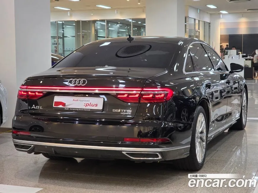 Audi A8 — фото 2