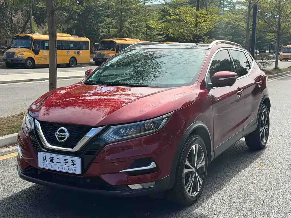 Nissan Qashqai — фото 1