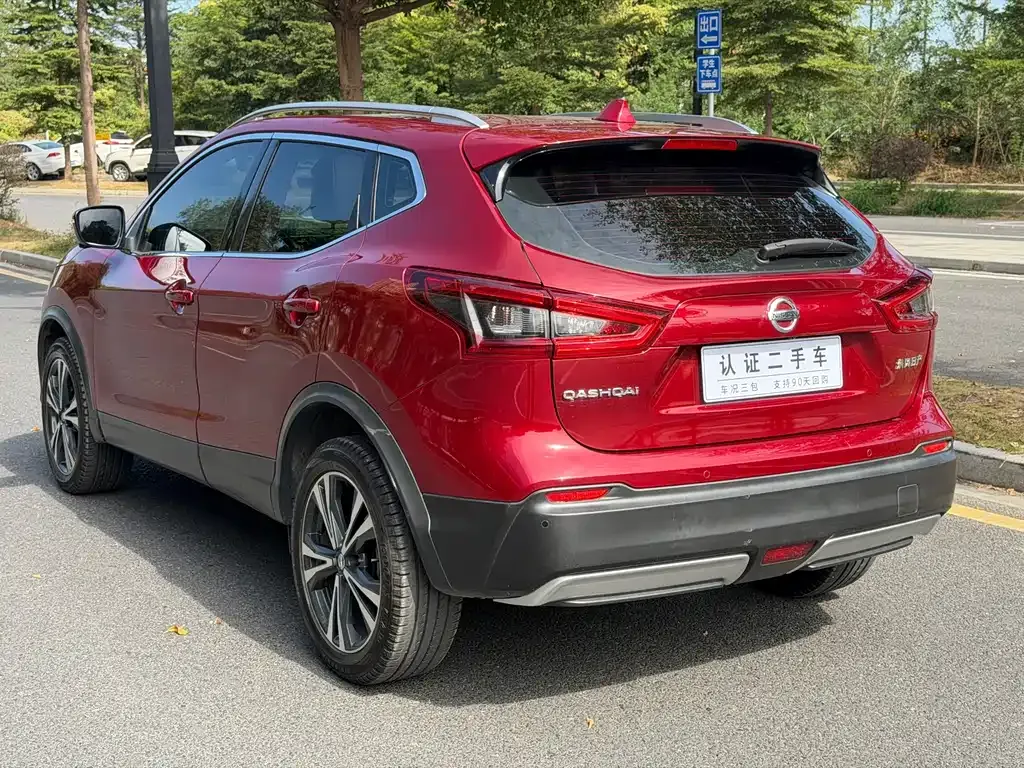 Nissan Qashqai — фото 8