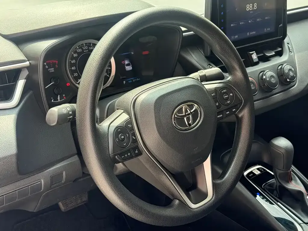 Toyota Corolla — фото 5