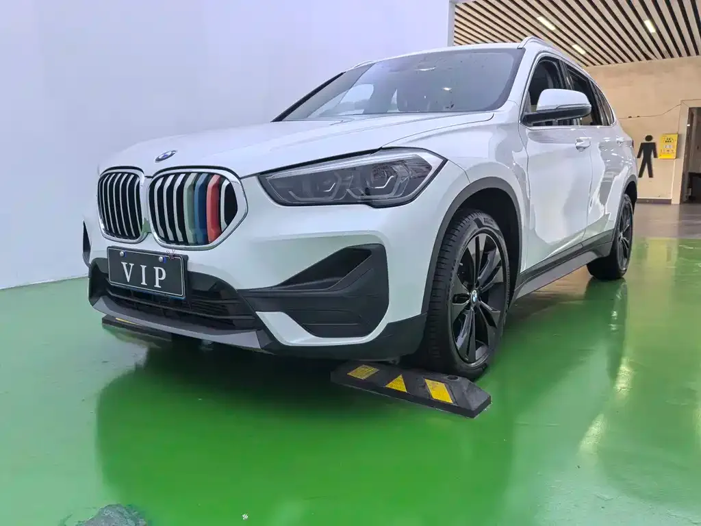 BMW X1 — фото 1