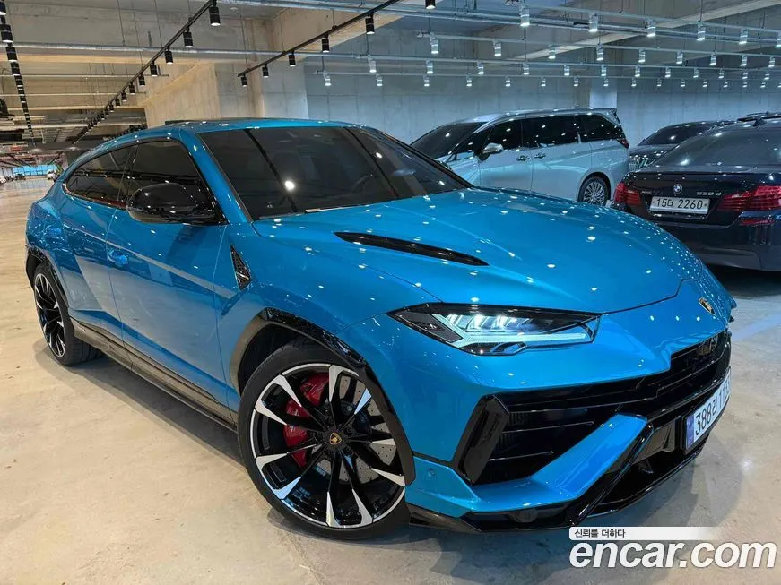 Lamborghini Urus — фото 1