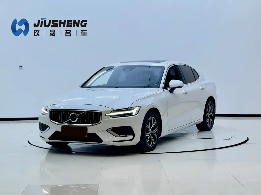 Volvo S60 — фото 1