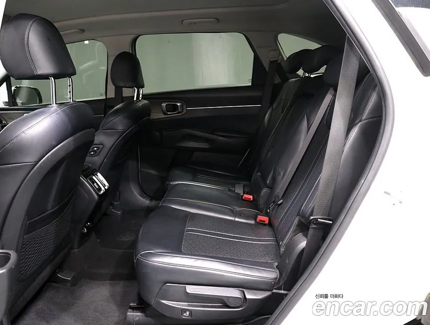 Kia Sorento — фото 10