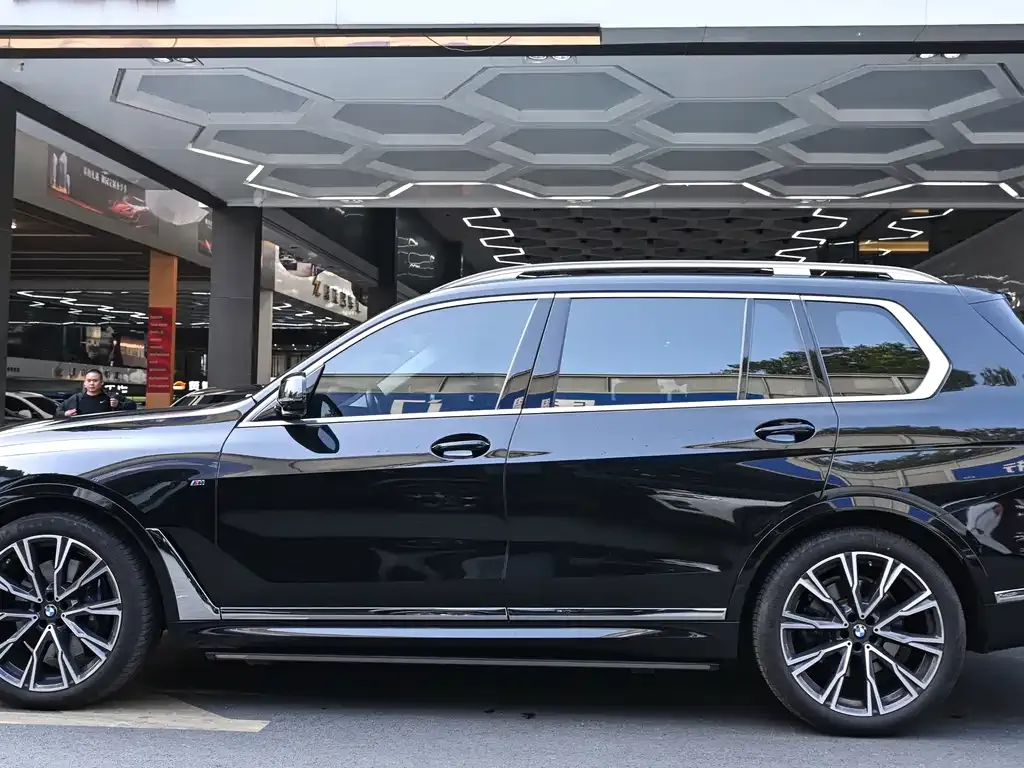 BMW X7 — фото 3