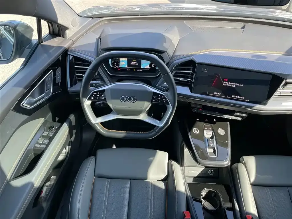 Audi Q4 e-tron — фото 9