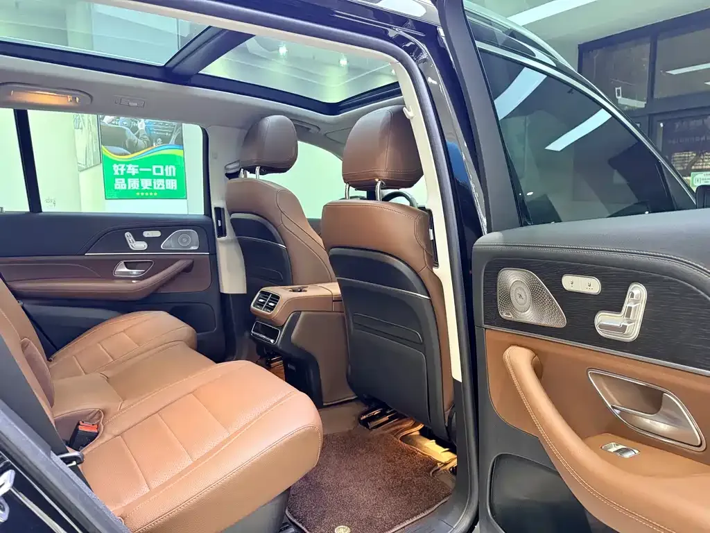 Mercedes-Benz GLS — фото 10