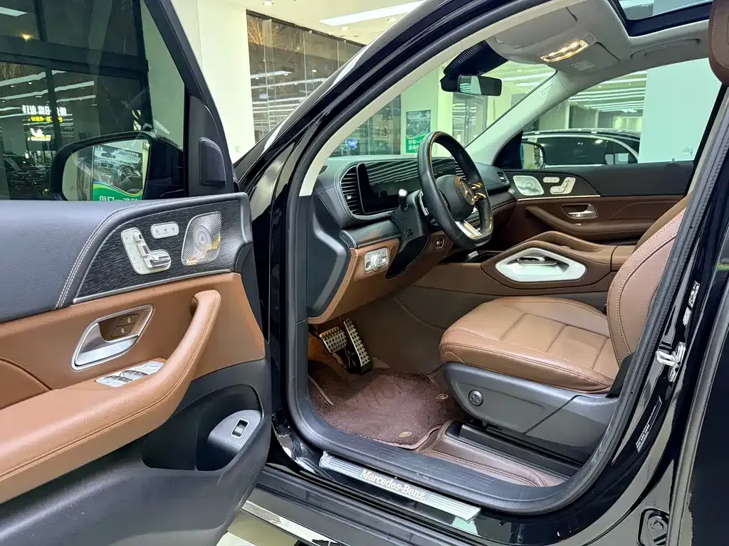 Mercedes-Benz GLS — фото 7