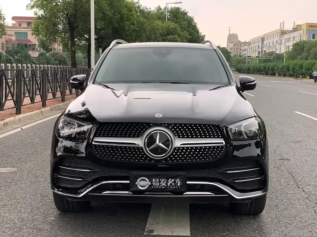 Mercedes-Benz GLE — фото 1