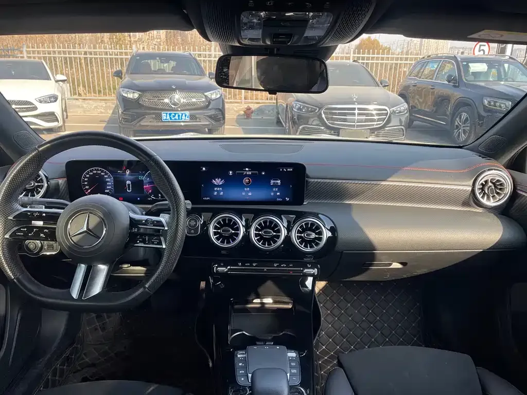 Mercedes-Benz A-Class — фото 10