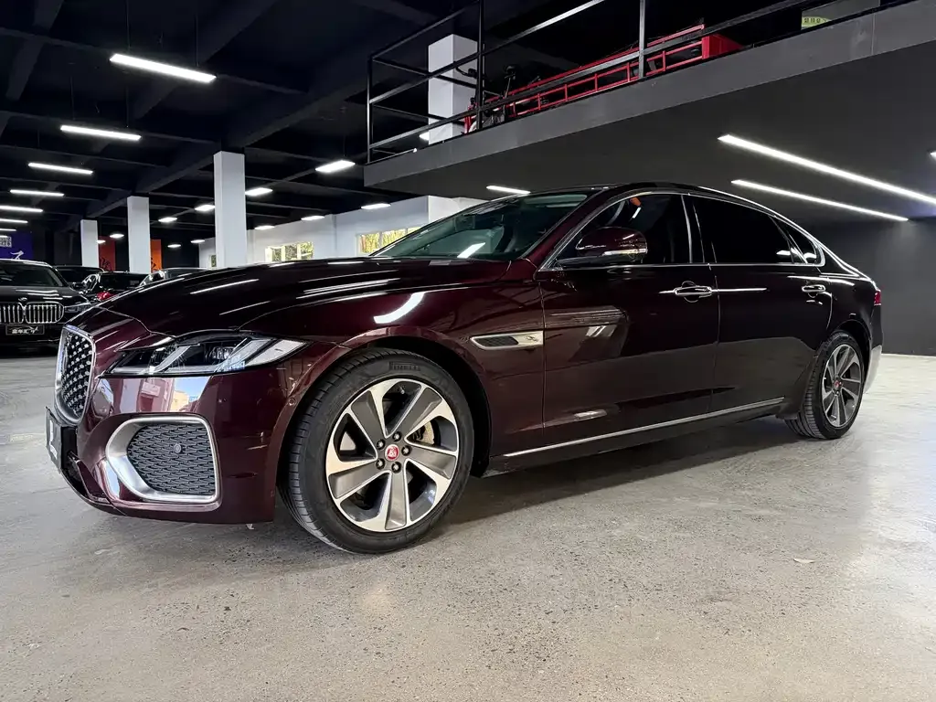 Jaguar XFL — фото 1