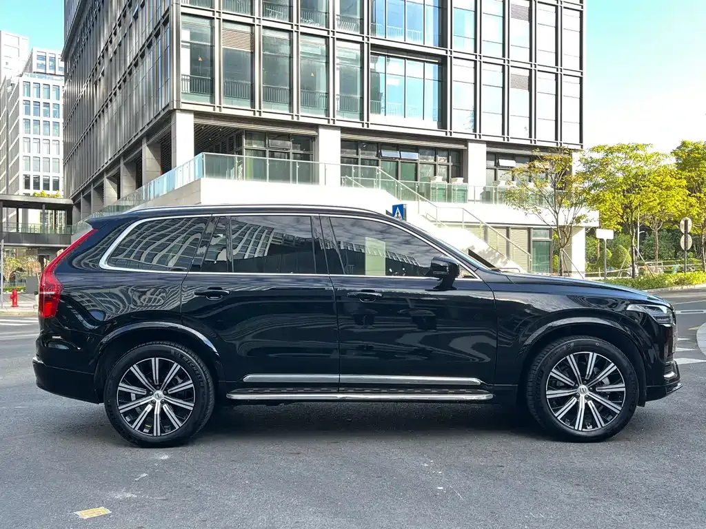 Volvo XC90 — фото 8