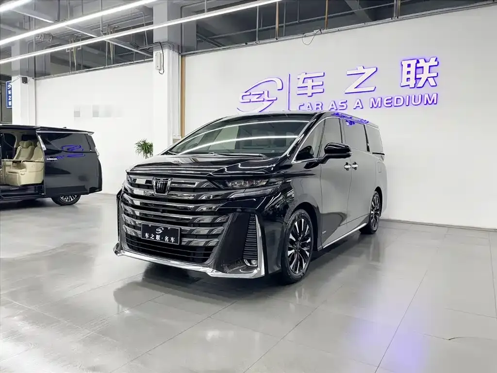 Toyota Vellfire — фото 3