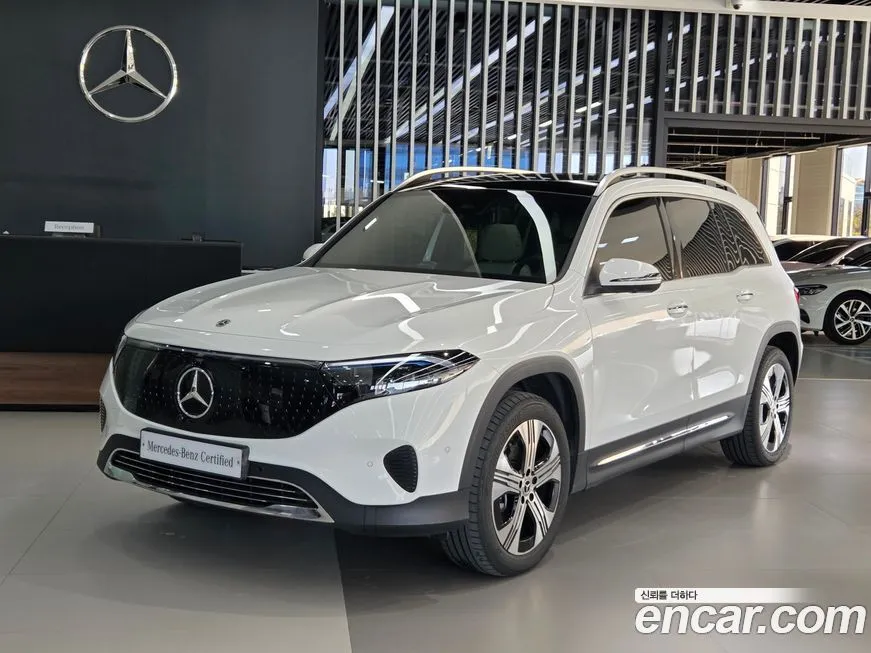 Mercedes-Benz EQB — фото 1