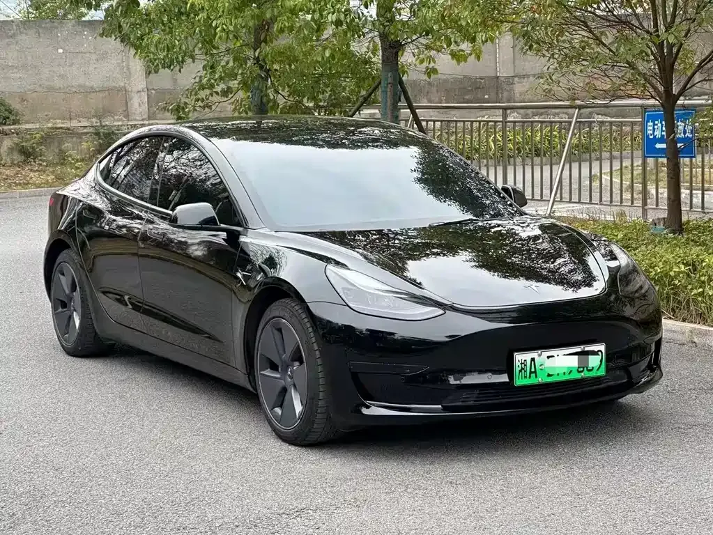 Tesla Model 3 — фото 3