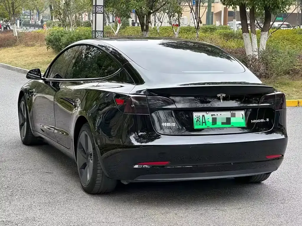 Tesla Model 3 — фото 6