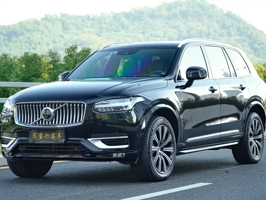 Volvo XC90 — фото 1
