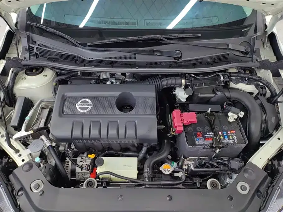 Nissan Tiida — фото 10
