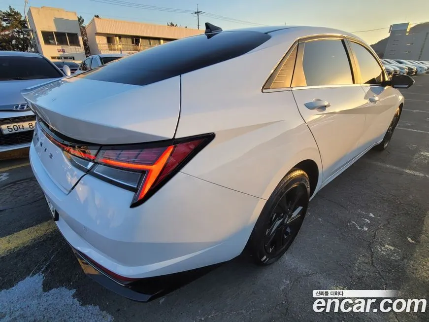 Hyundai AVANTE — фото 4