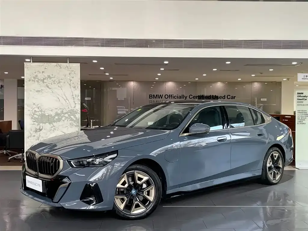 BMW i5 — фото 1