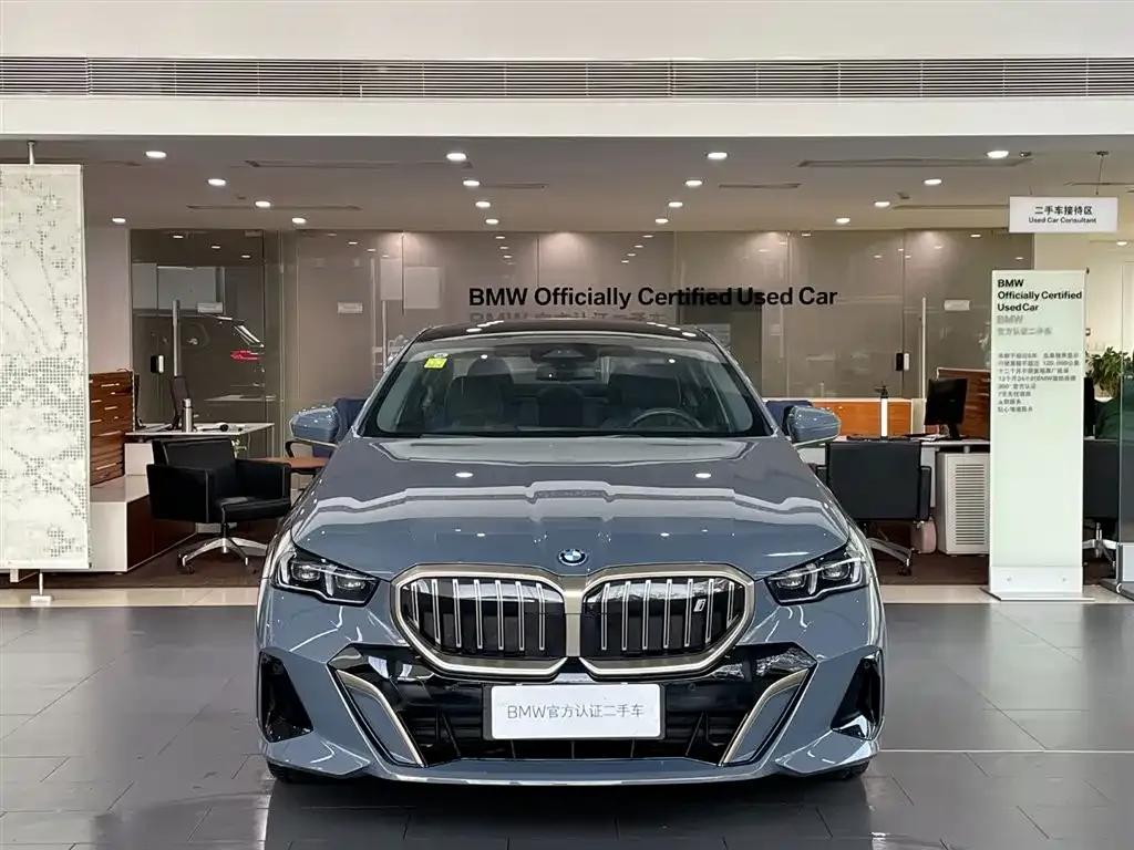 BMW i5 — фото 2