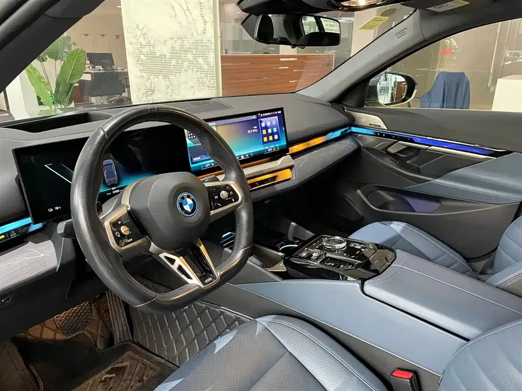 BMW i5 — фото 6