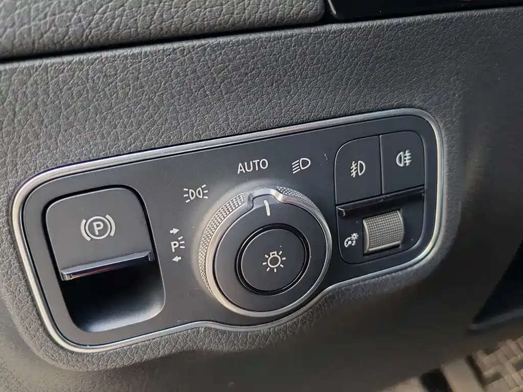 Mercedes-Benz GLA — фото 10