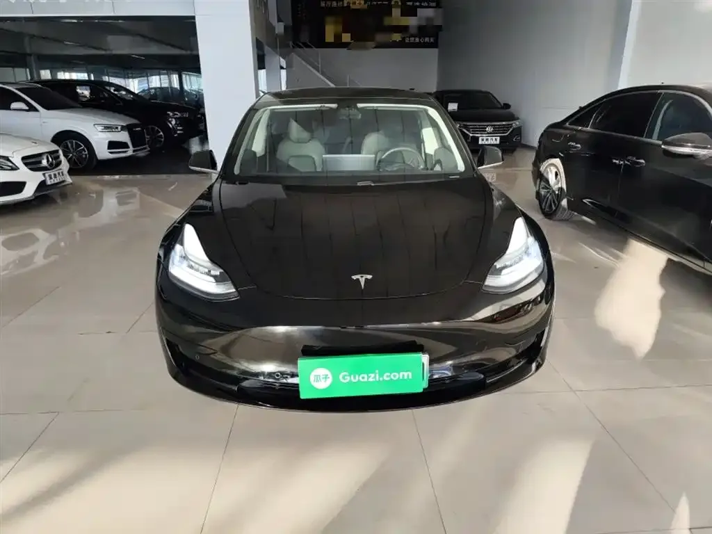 Tesla Model 3 — фото 3