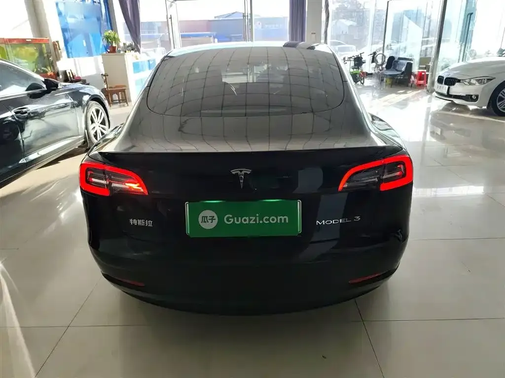 Tesla Model 3 — фото 6