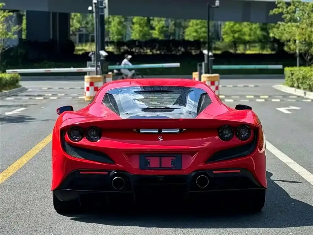 Ferrari F8 — фото 3