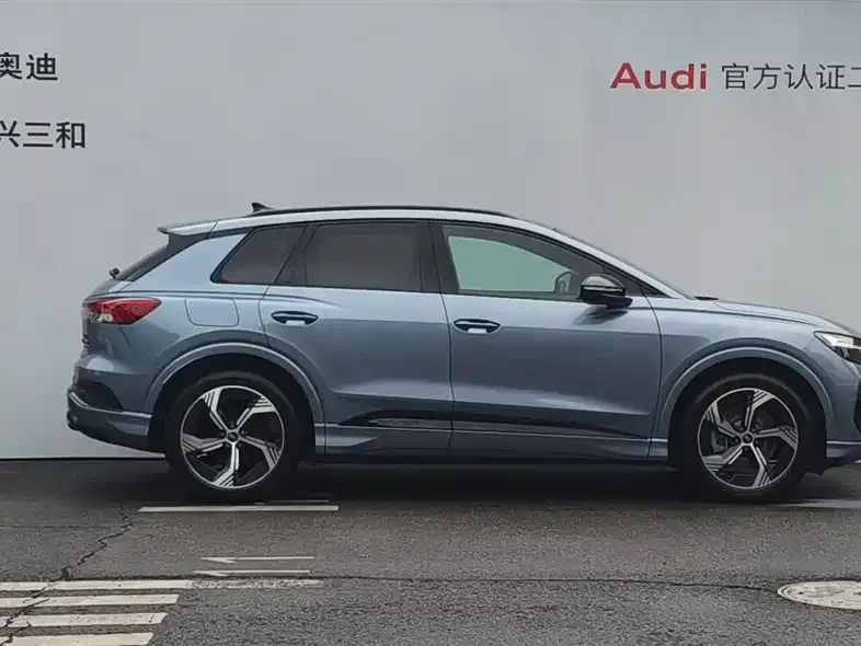 Audi Q4 e-tron — фото 3