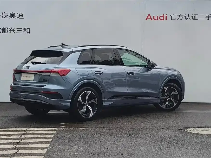 Audi Q4 e-tron — фото 4