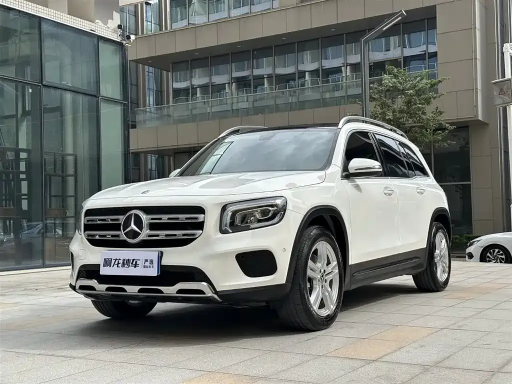 Mercedes-Benz GLB — фото 1