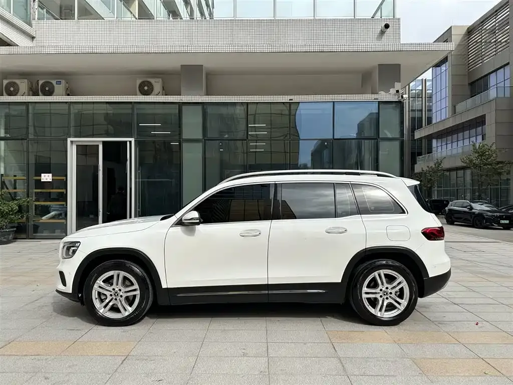 Mercedes-Benz GLB — фото 5