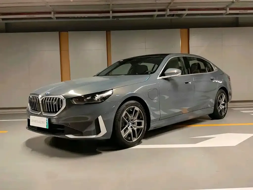 BMW i5 — фото 1