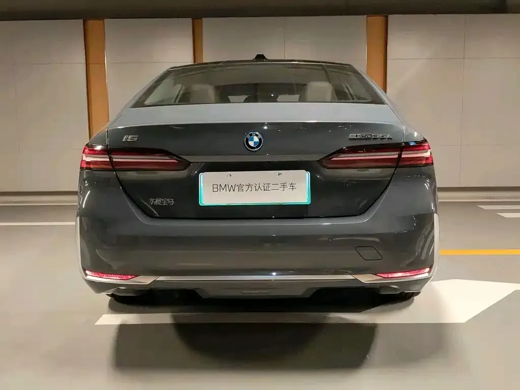 BMW i5 — фото 3