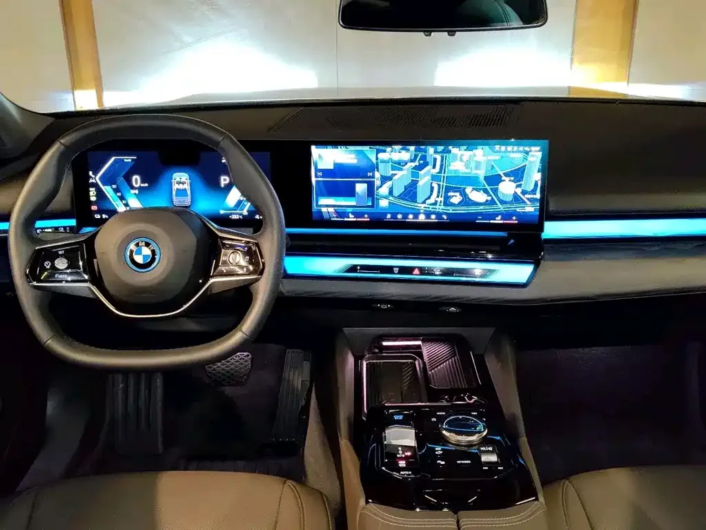 BMW i5 — фото 7