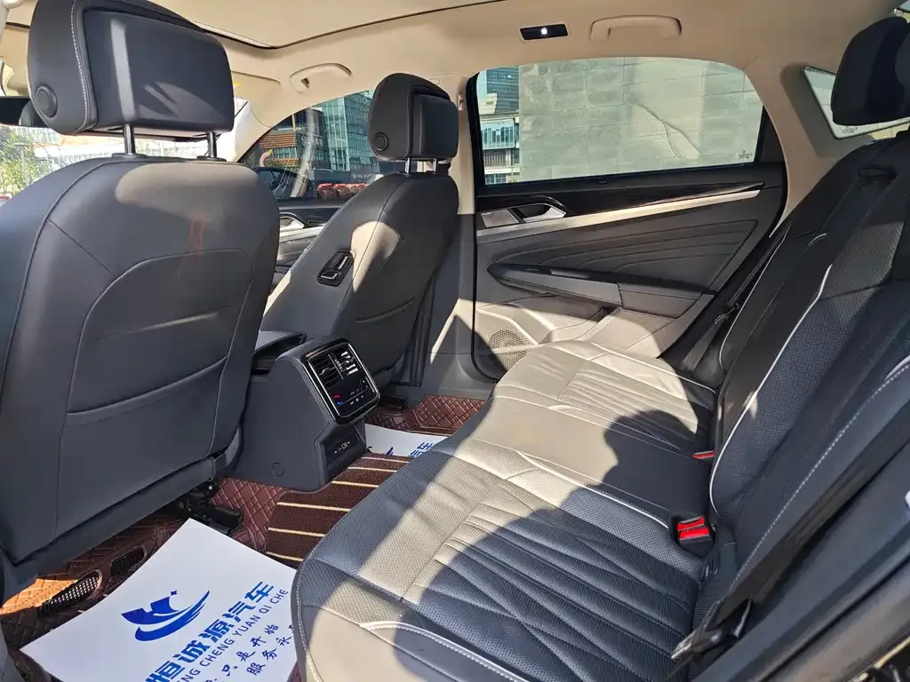 Volkswagen Passat — фото 4