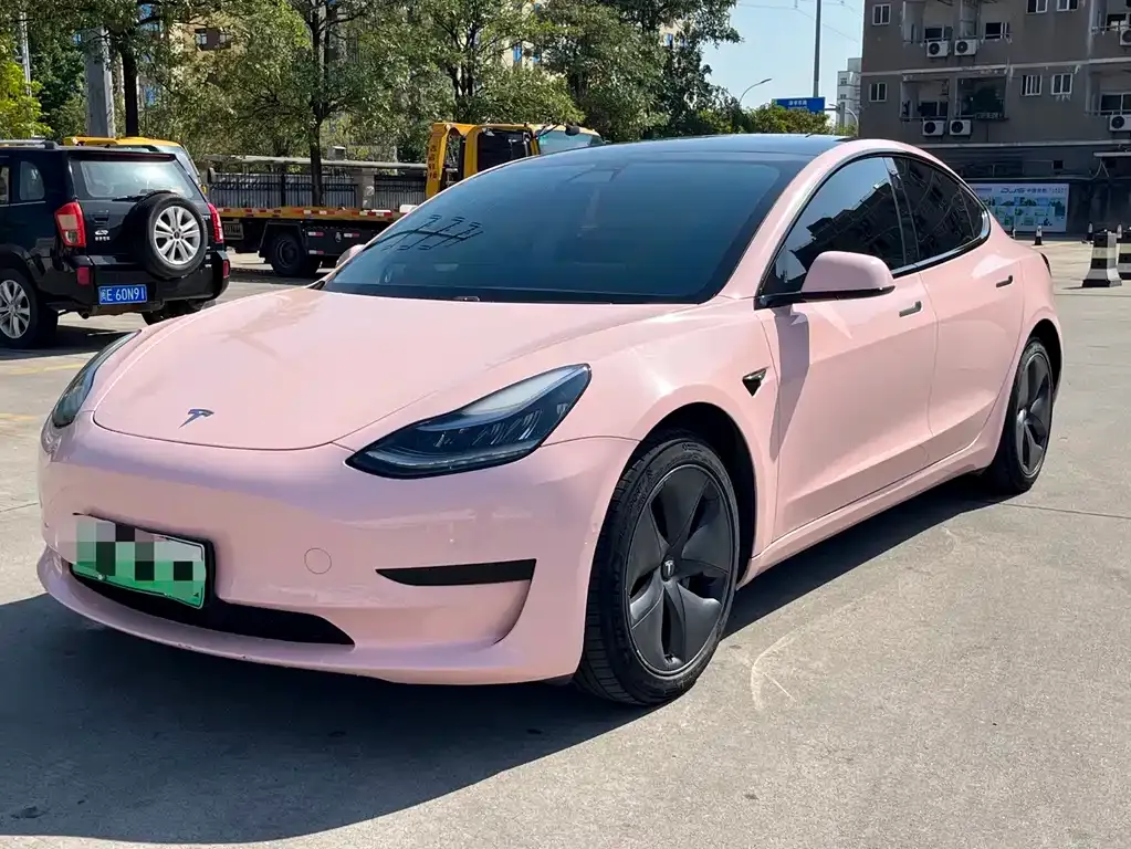 Tesla Model 3 — фото 1