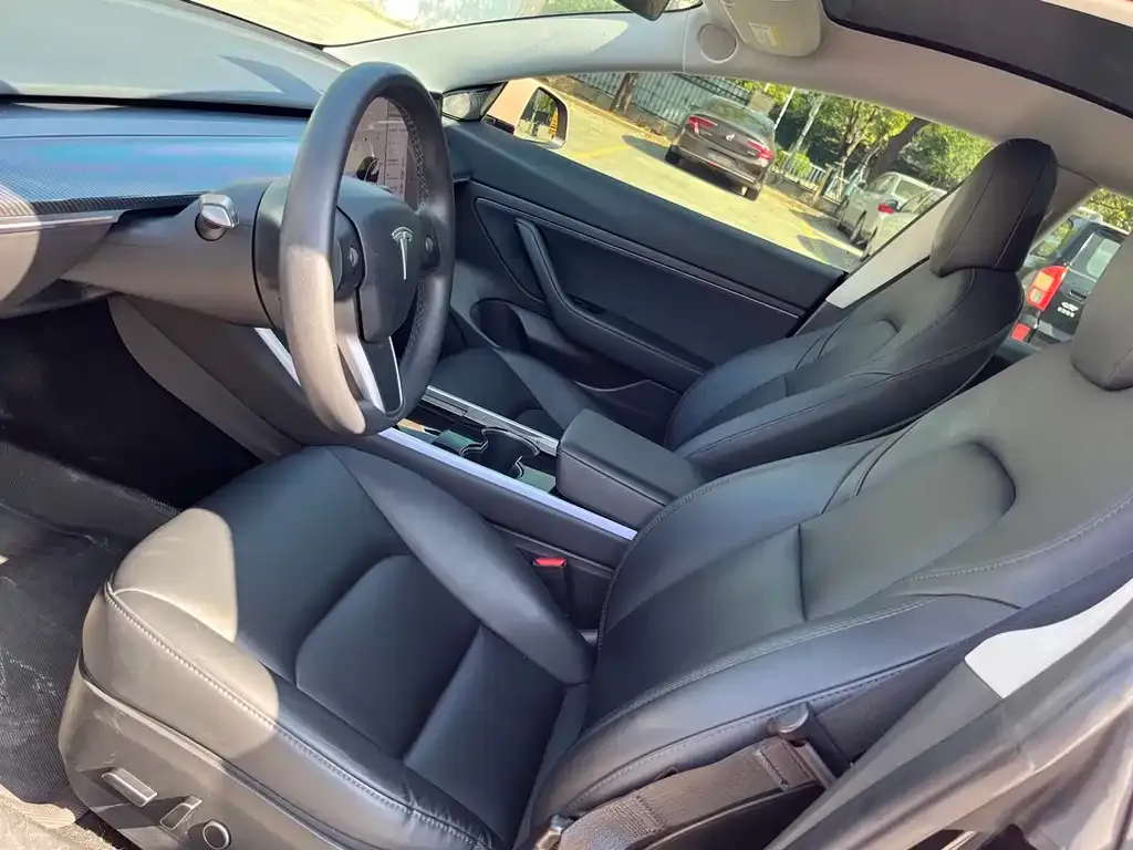 Tesla Model 3 — фото 4