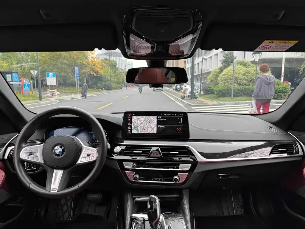 BMW 5 Series — фото 10