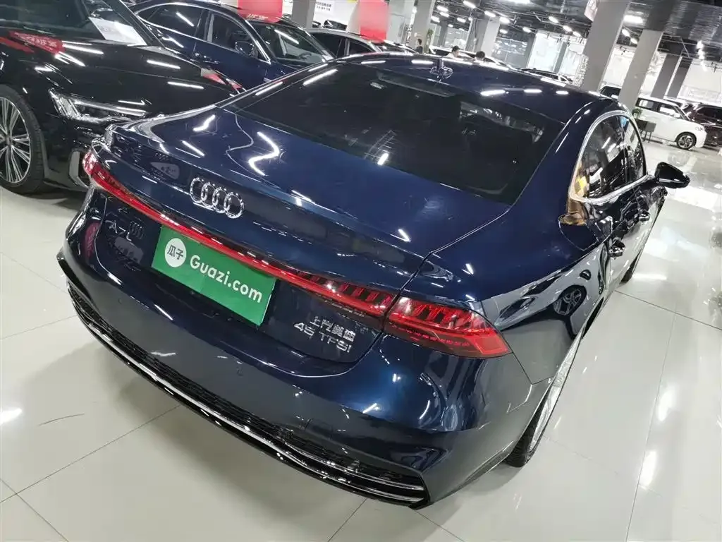 Audi A7L — фото 7