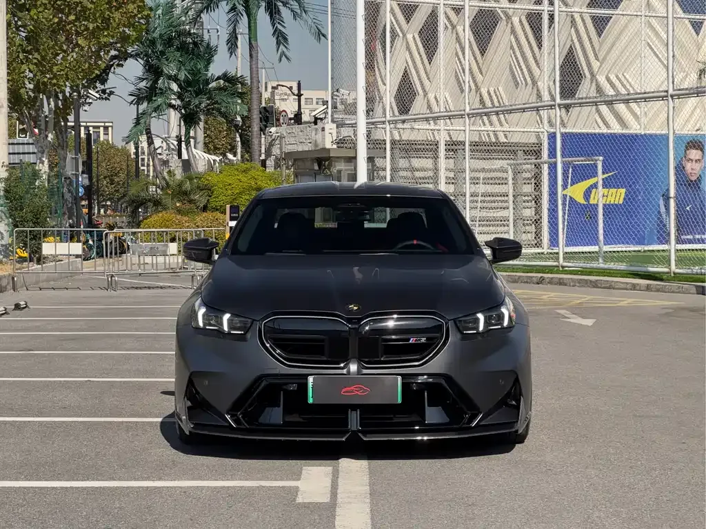 BMW M5 New Energy — фото 2