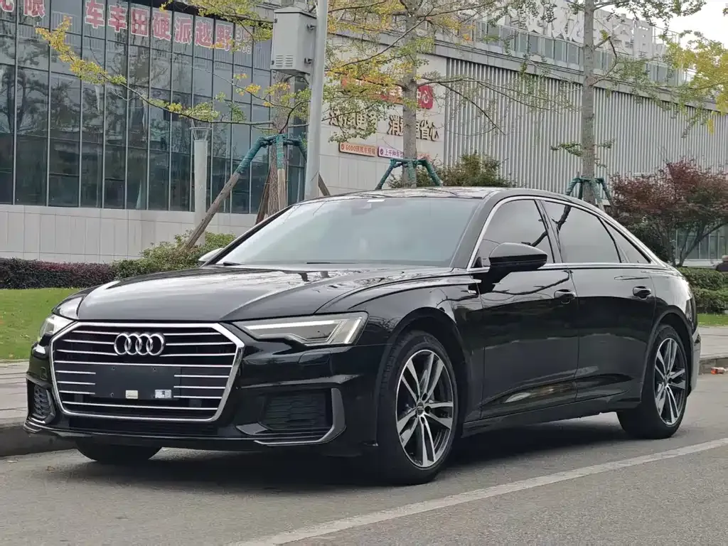 Audi A6L — фото 1
